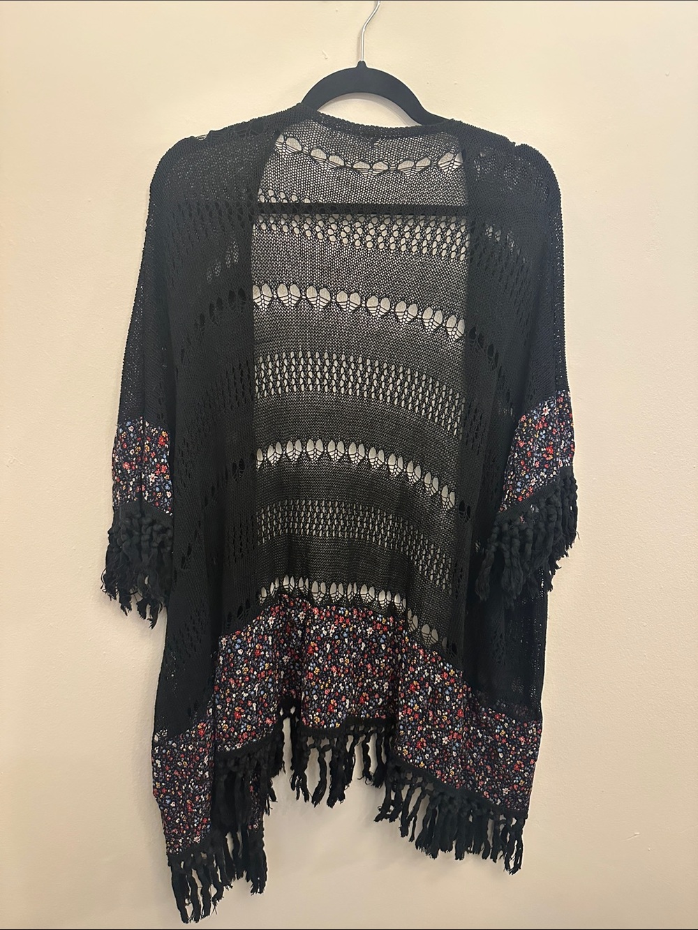 easel Black Open-Knit Fringe Tassels Cardigan with Floral Panels Sz S/M Coverup - Picture 3 of 3